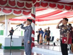 Peringatan Sumpah Pemuda 2024, PJs Bupati Majene Serahkan Sejumlah Penghargaan