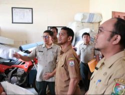 Pjs. Bupati, Habibi Azis Salurkan Bantuan Logistik dan Peralatan kepada BPBD Majene