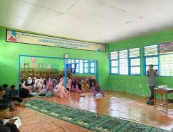 Pesantren Kilat, Kepala SMPN 1 Majene Sampaikan Materi Zakat dan Sedekah