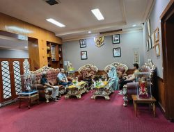 Direktur UT Bangun Silaturahmi Dengan Bupati Majene