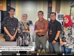 Tim PKM-RSH Turannapau Unsulbar Serahkan Modul Debat To’dopuli Mandar ke Tiga Lembaga Pendidikan di Majene  